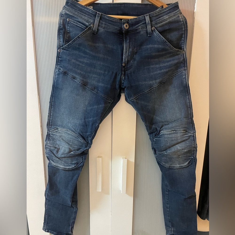 Brand new 5620 G Star Skinny Jeans. Wore them 2 times. Size 33 waist, 32 length.